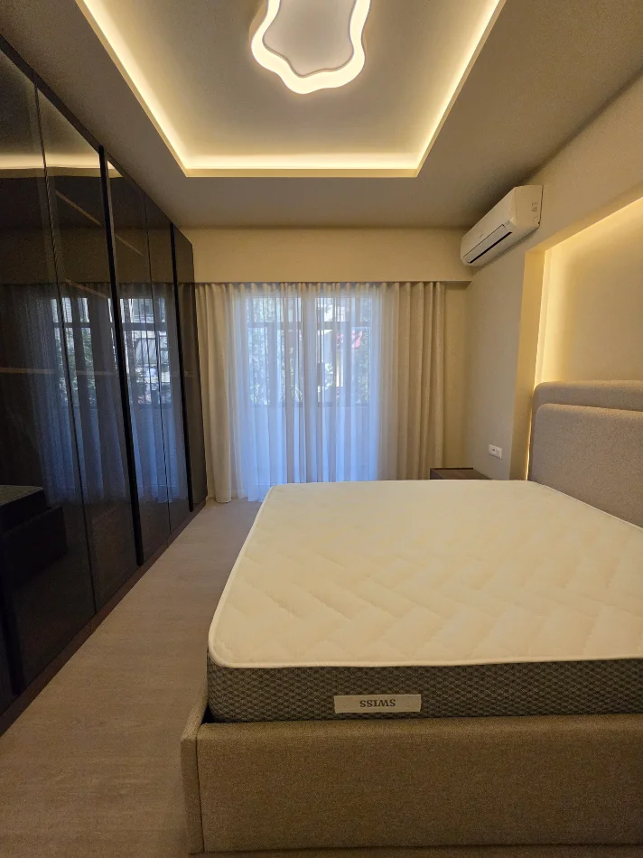 Tirane, jepet me qera apartament 2+1 Kati 3, 110 m² 700 € (Brryli)