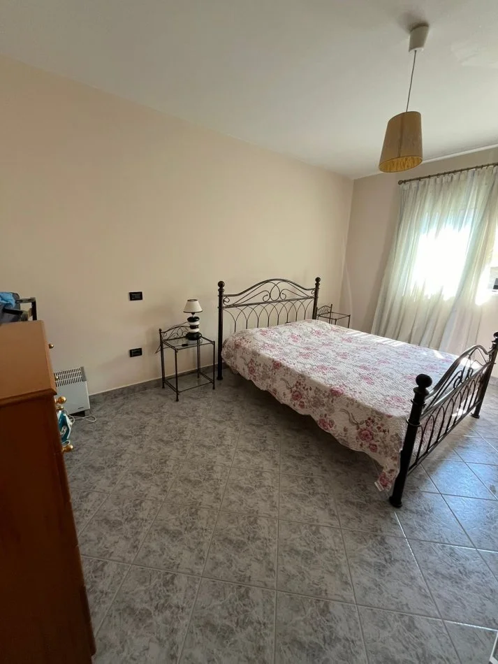 Vlore, jepet me qera apartament 1+1 Kati 4, 64 m² 300 € 