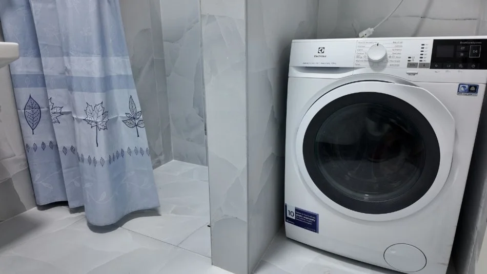 Tirane,jepet me qera apartament 2+1+Ballkon , 80 m² 500 € (Prane shkolles Ali Demi)