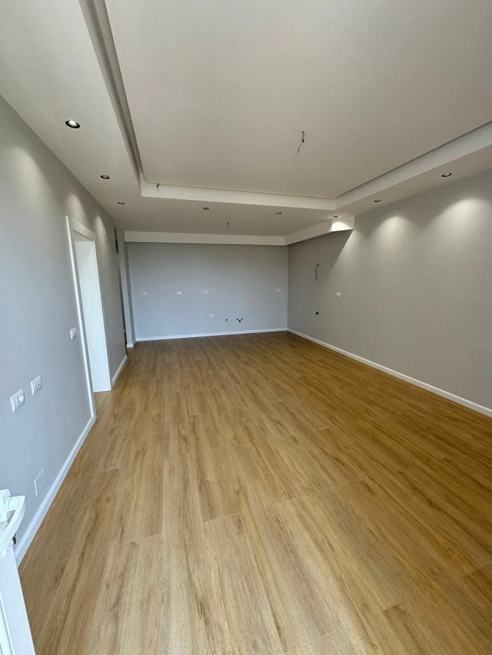 Tirane, shes apartament 3+1 Kati 2, 140 m² 180.000 € (Rruga Dalip Topi)