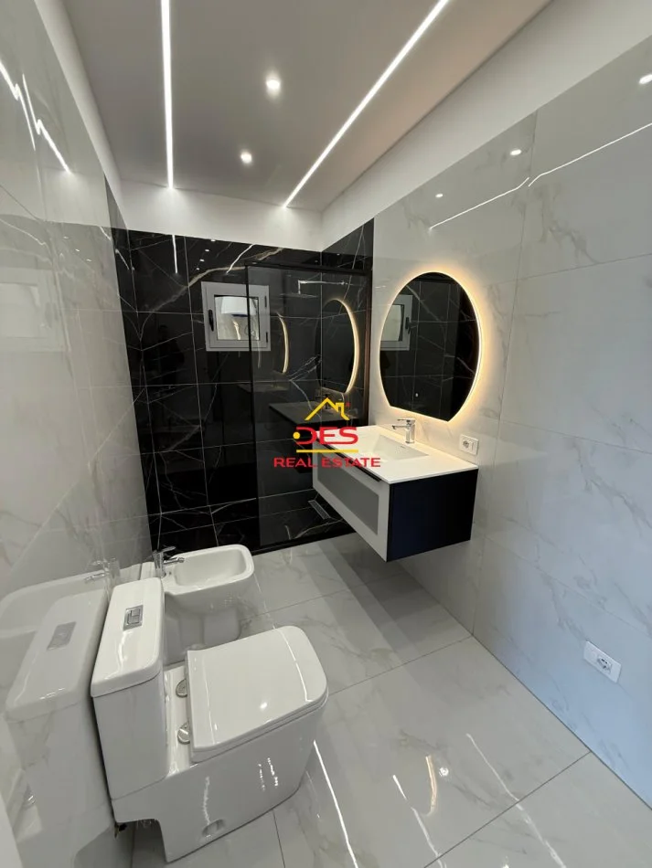 Vlore, shitet apartament 2+1+Ballkon Kati 3, 87 m² 175.000 € (Rruga Dhimitër Konomi)