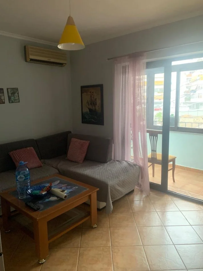 Tirane, jepet me qera apartament 2+1+Ballkon , 100 m² 500 € (Rruga shyqyri ishmi)
