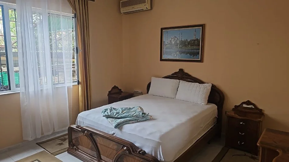 Tirane, jepet me qera Vile 2+1 Kati 1, 110 m² 500 € (Rruga Kadillari, prane Materniteti te ri.)