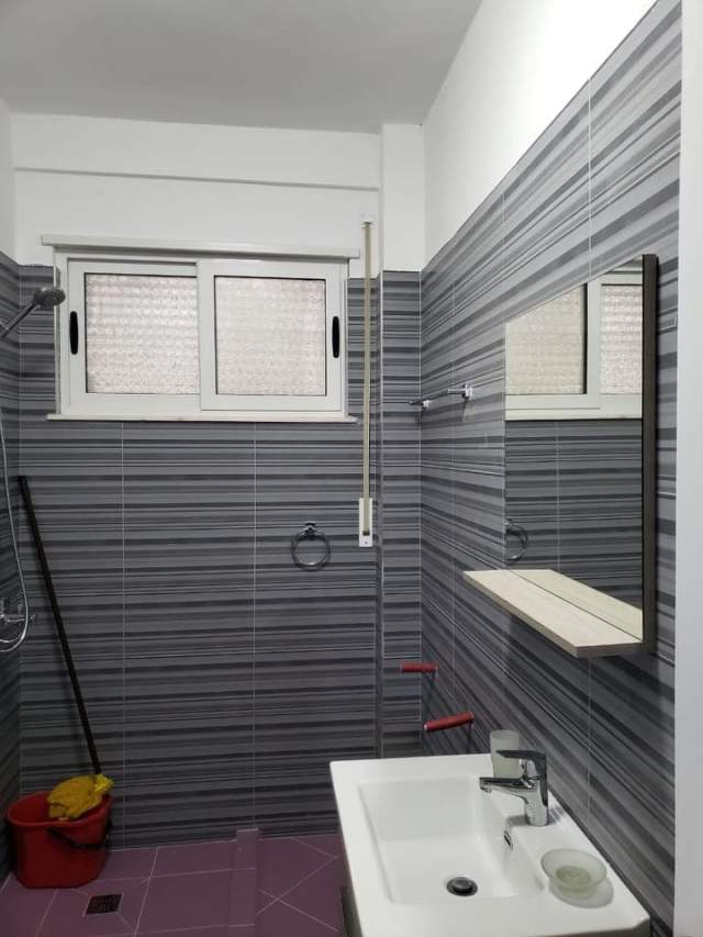 Tirane, jepet me qera apartament 1+1+BLK Kati 3, 80 m² 35.000 Leke (prane restorant Fresku)