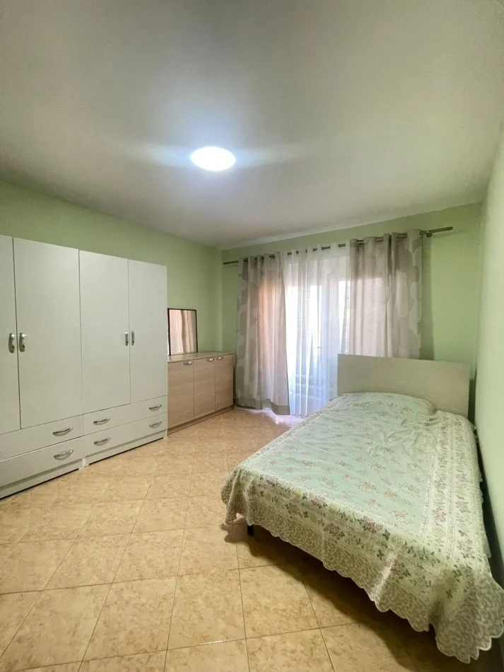 Tirane, jepet me qera apartament 2+1+Ballkon Kati 5, 90 m² 500 € (Selite prane Mullirit te Vjeter)