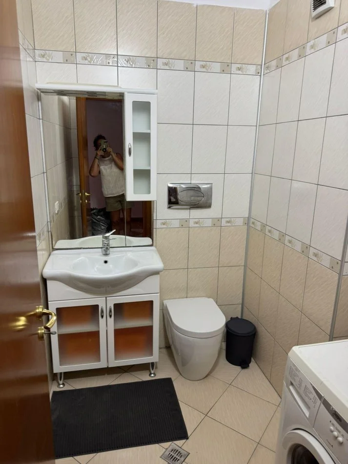 Vlore, jepet me qera apartament 2+1+Ballkon , 500 € (Rruga Fejzo Mema)