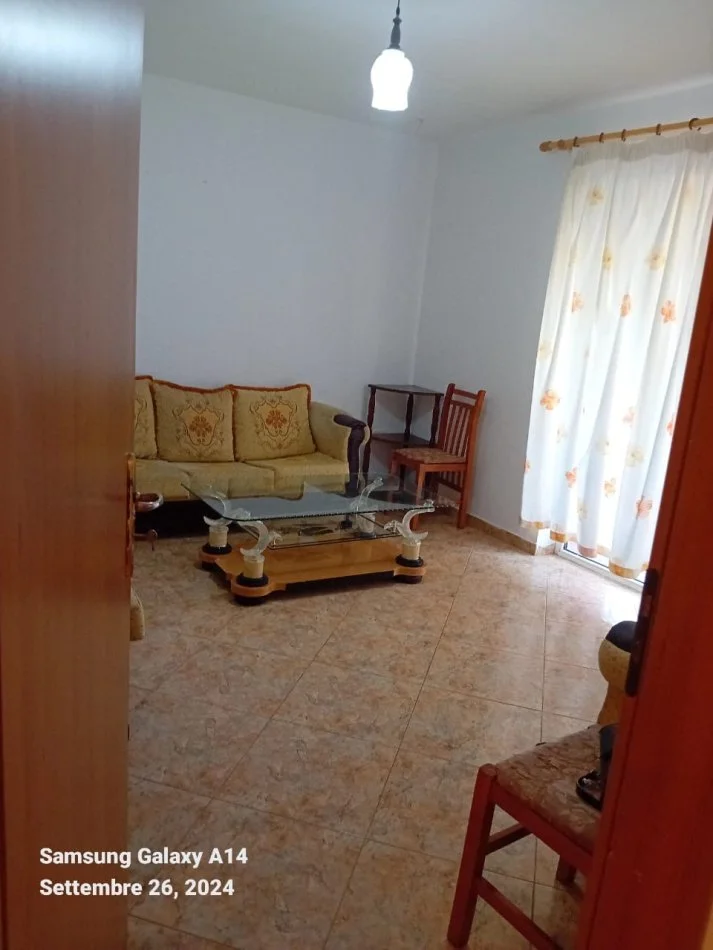 Tirane, jepet me qera 2+1 Kati 6, 90 m² 300 € (5 maj)