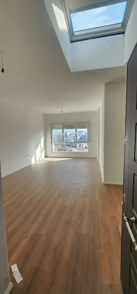Tirane, shitet apartament 2+1+Ballkon Kati 10, 98 m² 255.000 € (tek Rruga e Barrikadave)