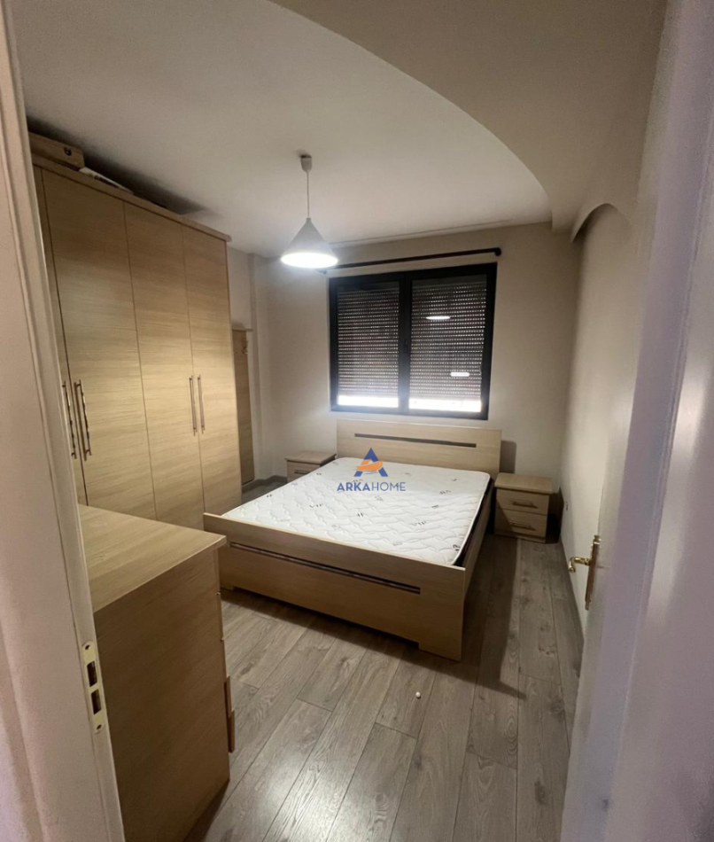Tirane, shitet apartament 2+1+Ballkon Kati 6, 113 m² 135.000 € (UNAZA E RE,RRUGA SOKRAT MIHO)