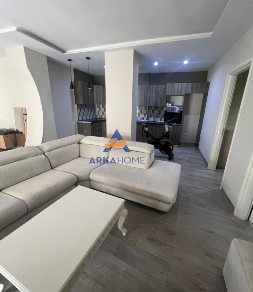 Tirane, shitet apartament 2+1+Ballkon Kati 6, 113 m² 135.000 € (UNAZA E RE,RRUGA SOKRAT MIHO)
