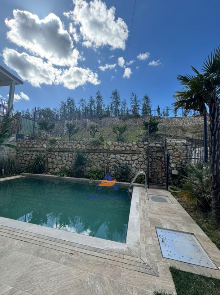 Tirane, shitet Vile 4+1+Aneks+Ballkon Kati 0, 300 m² 1.200.000 € (PRANE TEG-UT,REZIDENCA SECRET GARDEN)