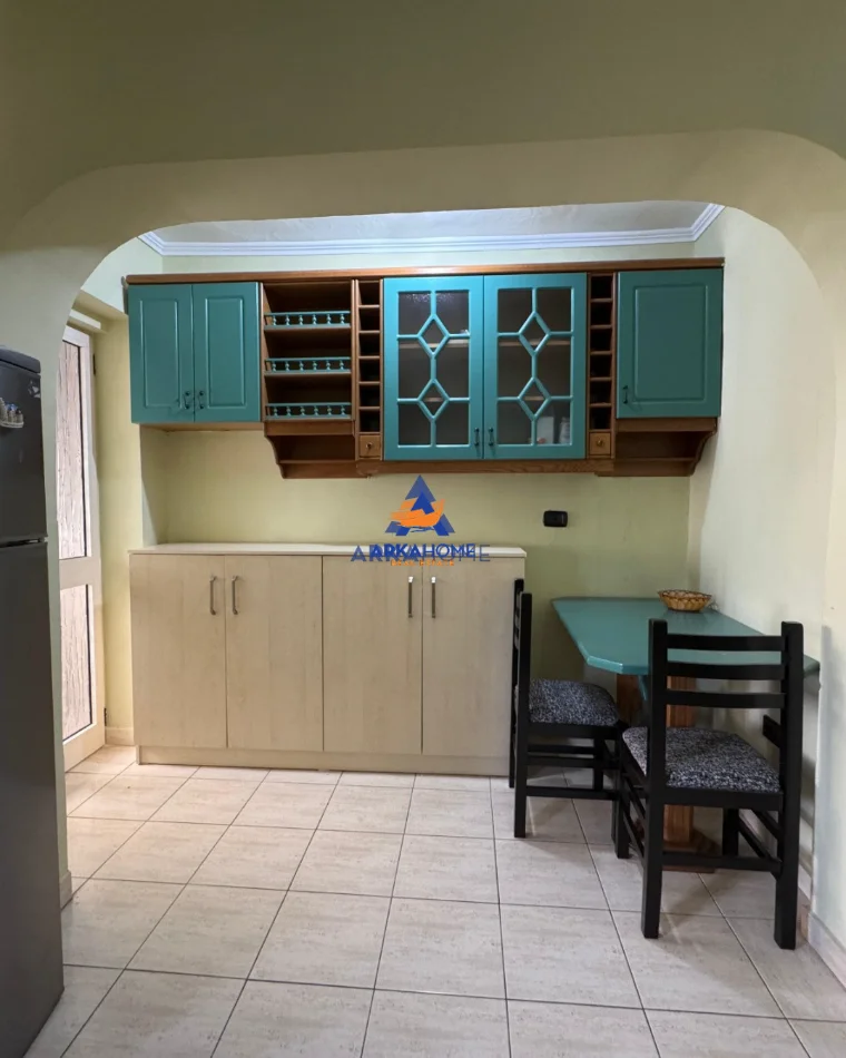 Tirane, jepet me qera apartament 1+1+Ballkon Kati 5, 60 m² 500 € 