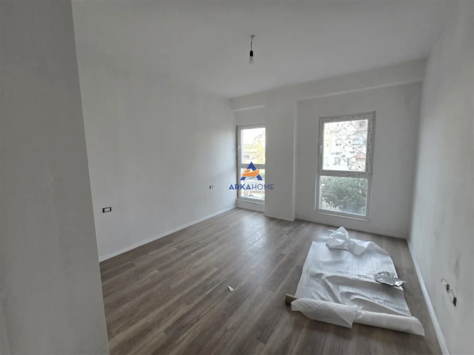 Tirane, shitet apartament 1+1+Ballkon Kati 1, 72 m² 130.000 € 