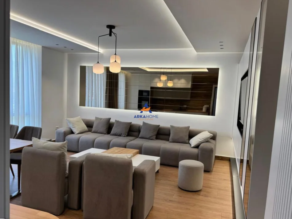 Tirane, jepet me qera apartament 1+1+Ballkon Kati 6, 76 m² 684 €