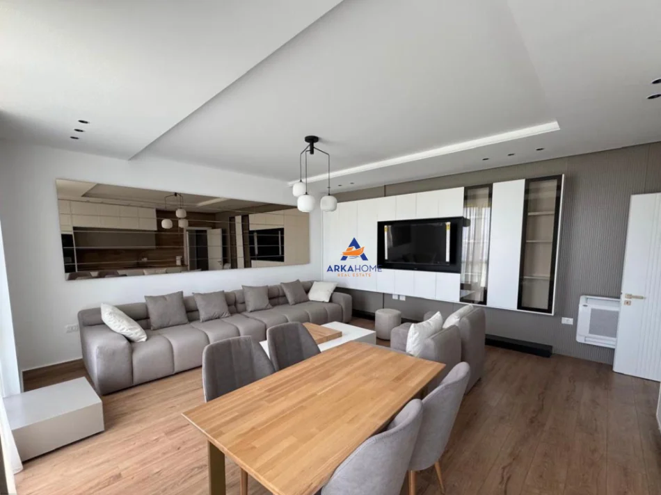 Tirane, jepet me qera apartament 1+1+Ballkon Kati 6, 76 m² 684 €