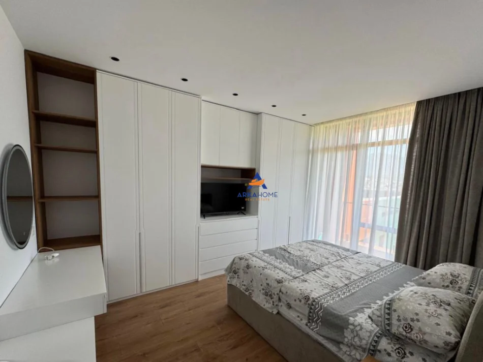 Tirane, jepet me qera apartament 1+1+Ballkon Kati 6, 76 m² 684 €