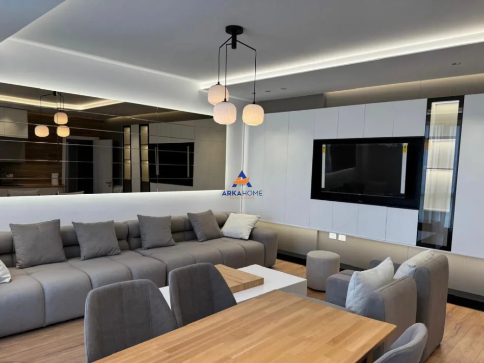 Tirane, jepet me qera apartament 1+1+Ballkon Kati 6, 76 m² 684 €
