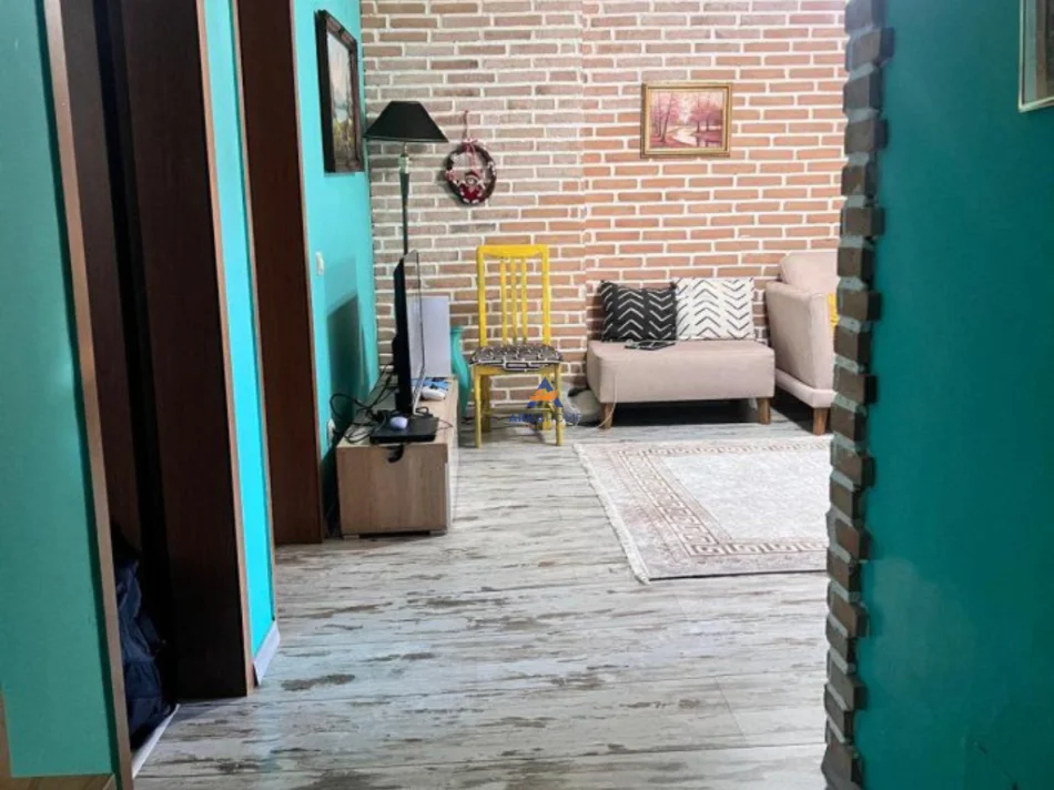 Tirane, jepet me qera apartament 2+1+Ballkon Kati 8, 100 m² 679 € (KOMUNA E PARISIT)