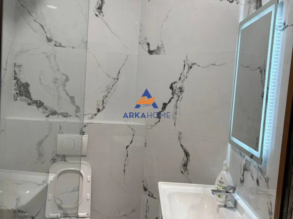 Tirane, jepet me qera apartament 1+1+Ballkon Kati 6, 64 m² 862 € 