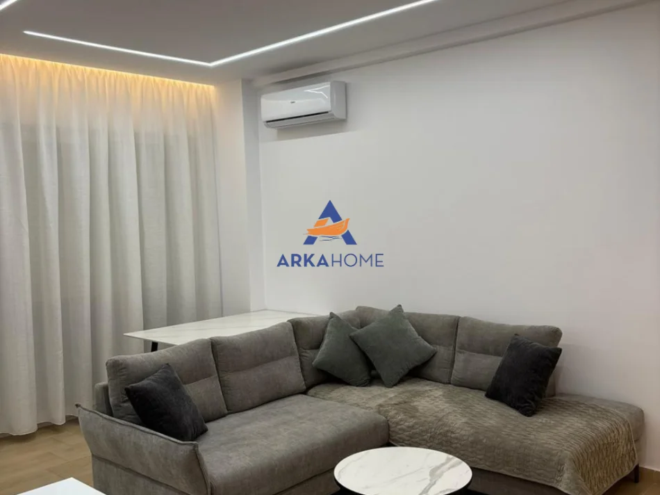Tirane, jepet me qera apartament 1+1+Ballkon Kati 6, 64 m² 862 € 