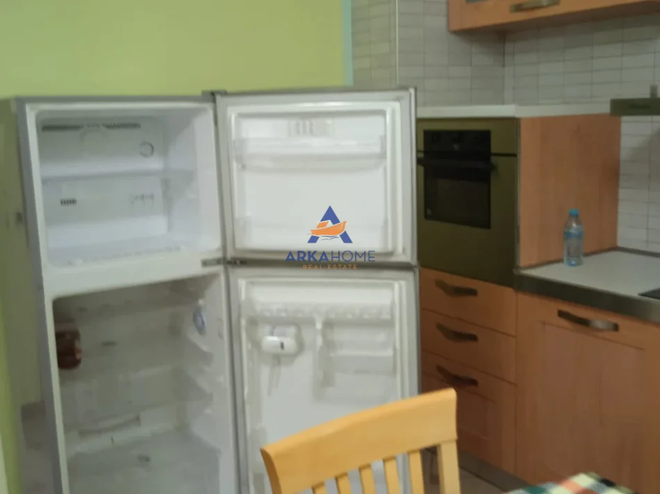 Tirane, jepet me qera apartament 2+1+Ballkon Kati 2, 74 m² 707 € (RRUGA E DURRESIT)