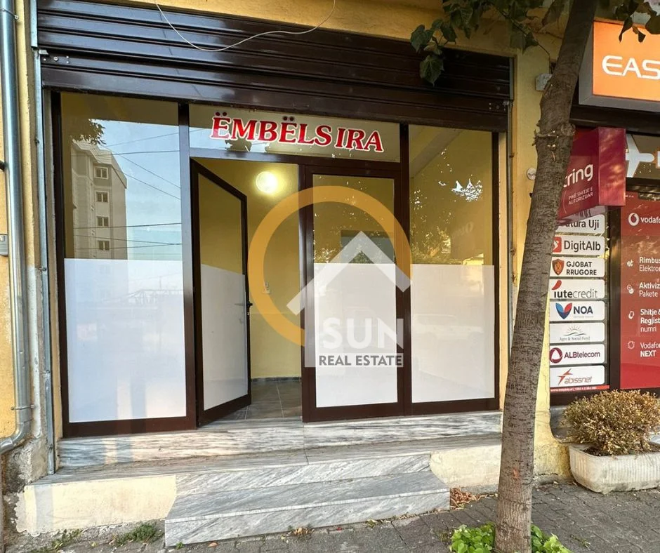 Shkoder, jepet me qera ambjent biznesi , , 25 m² 300 € (RR. MARIN BICIKEMI, SHKODER)