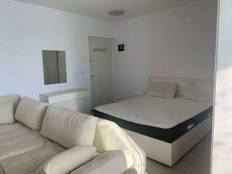 Tirane, jepet me qera garsonier Kati 5, 50 m² 400 € (Rruga Ferit Xhajko)