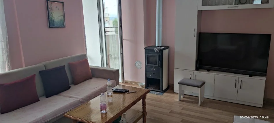 Pogradec, Shitet apartament 2+1+Ballkon Kati 6 i parafundit me ashensor me Hipotekë 82 m² 10.500.000 Lekë të reja Rr. Sul Starovari Mob. +355673651512