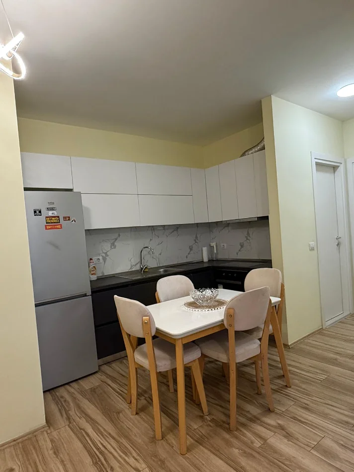 Tirane, jepet me qera apartament 2+1+Ballkon Kati 6, 86 m² 750 € (DON BOSKO)