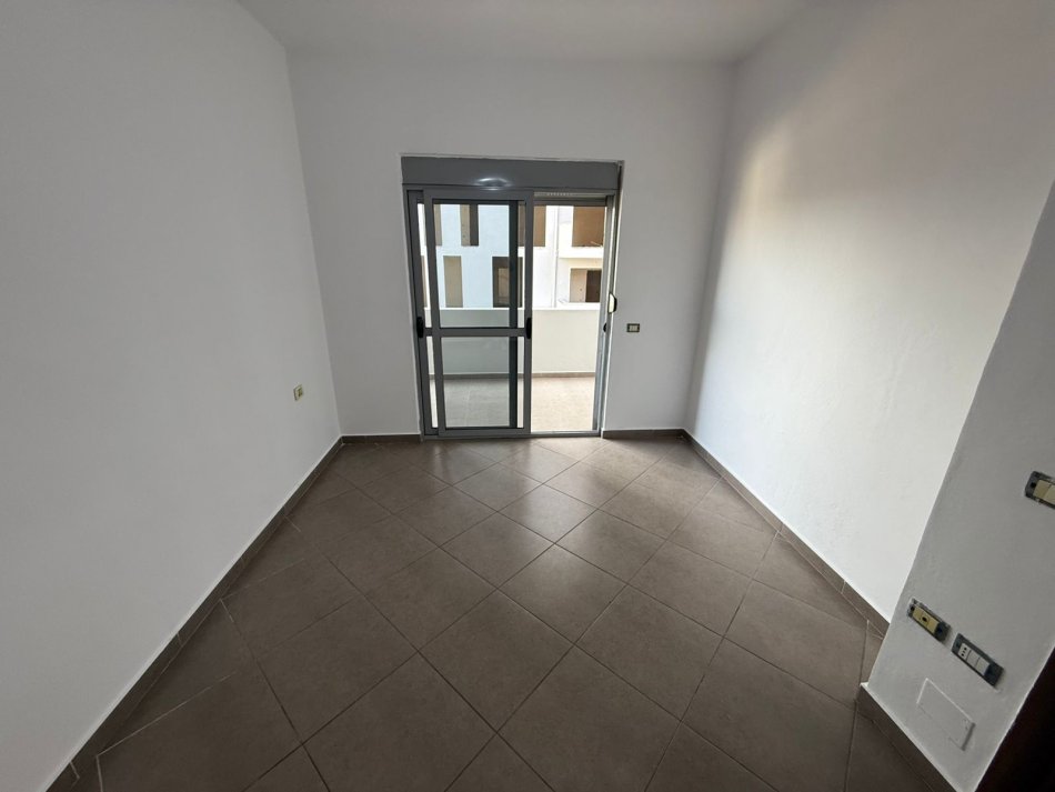 Tirane, shitet apartament 2+1 Kati 3, 88 m² 105.000 € 