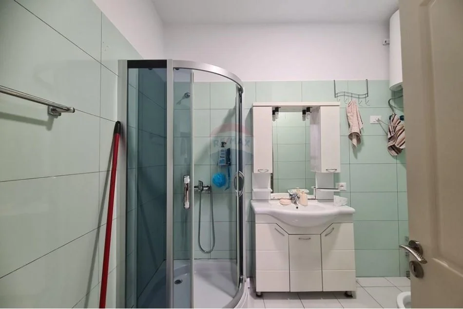 Tirane, jepet me qera apartament 2+1 Kati 6, 118 m² 500 € (Yzberisht 'KMY')