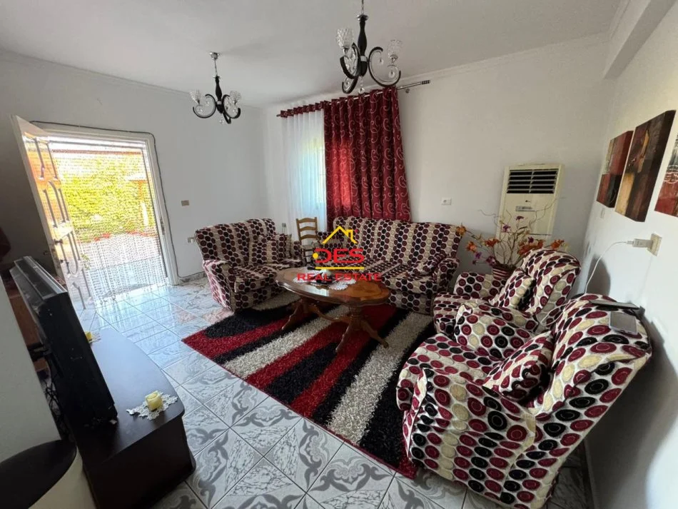 Vlore, shitet shtepi 2+1+Ballkon Kati 0, 96 m² 80.000 € (Selenicë)