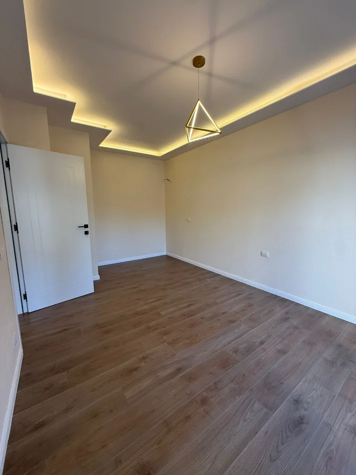 Durres, shitet apartament 1+1+Ballkon Kati 2, 73 m² 