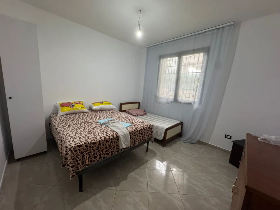 Durres, jepet me qera apartament 2+1 Kati 1, 330 € (Kenete, Durres)