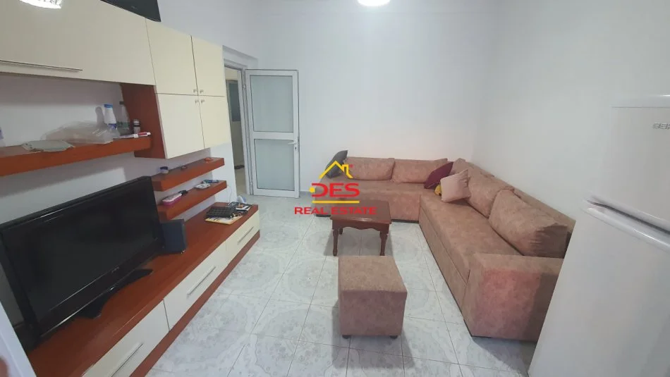 Vlore, shitet apartament 2+1+Ballkon Kati 2, 76 m² 93.000 € (Rruga 7 Nëntori)