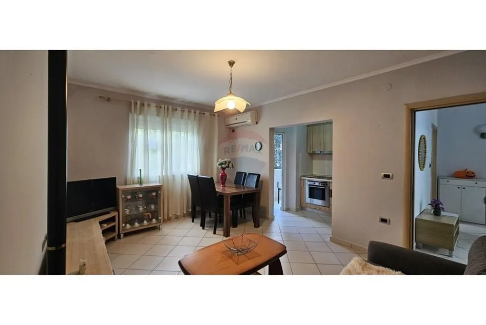 Tirane, jepet me qera apartament 2+1 Kati 2, 73 m² 550 € (Pallati me Shigjeta)