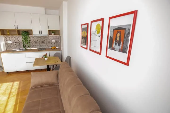 Tirane, jepet me qera apartament 1+1 Kati 5, 56 m² 580 € (Rruga e Dibres)