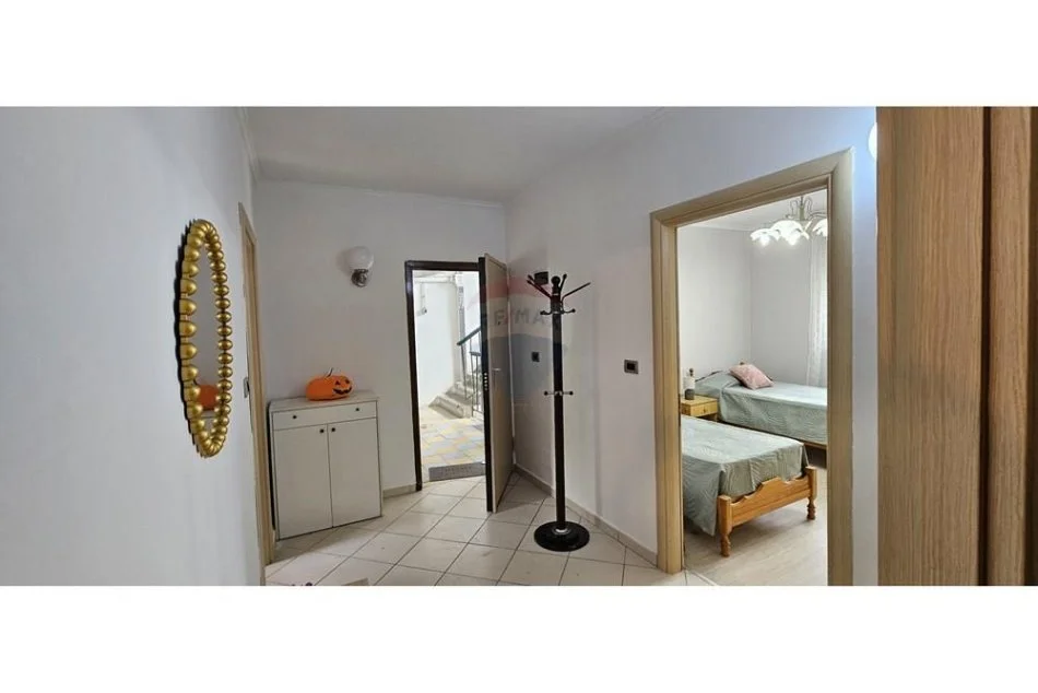 Tirane, jepet me qera apartament 2+1 Kati 2, 73 m² 550 € (Pallati me Shigjeta)