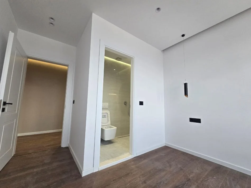 Tirane, shitet apartament 2+1 , 101 m² 255.000 € (Komuna e Parisit)