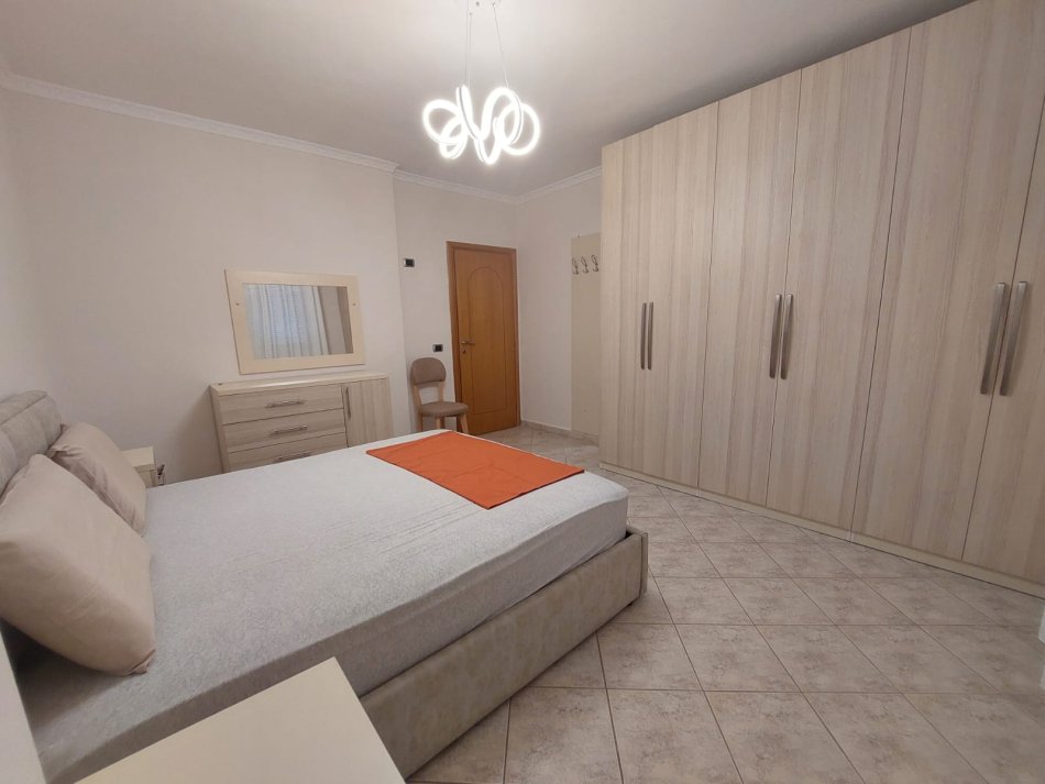 !!!DHENE!!!Durres, jap me qera apartament 2+1+Ballkon Kati 10, 92 m² 500 € (ne Bulevardin e Durresit)