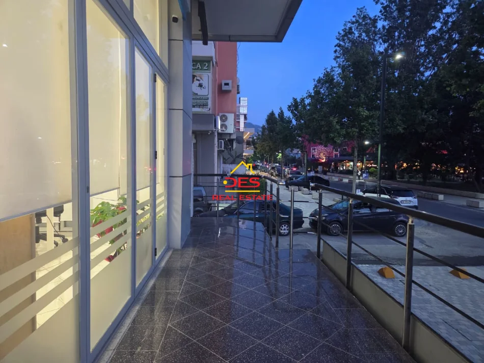 Vlore, shitet ambjent biznesi Kati 0, 65 m² 270.000 € (Rruga Sulejman Delvina)
