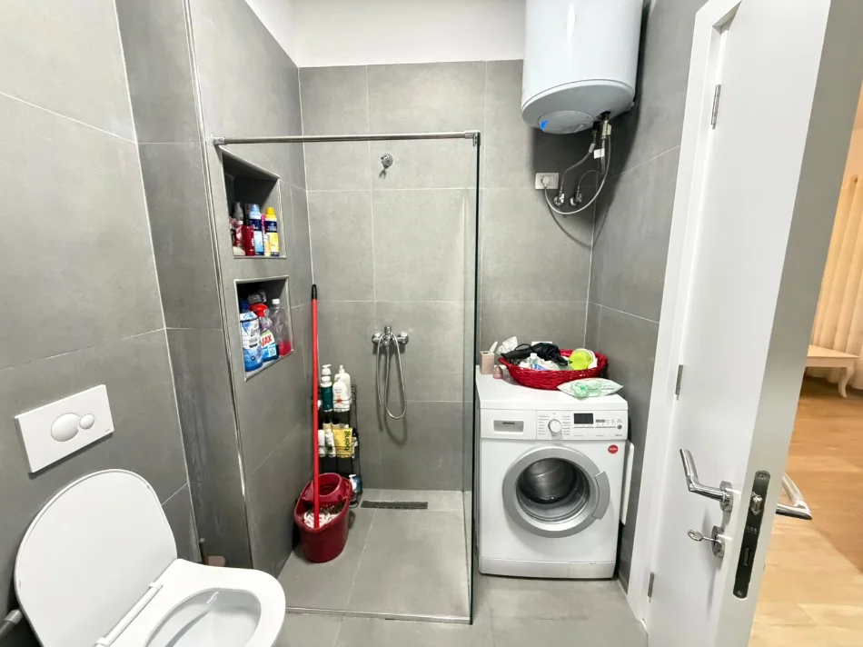Tirane, jepet me qera apartament 1+1 Kati 5, 60 m² 530 € (Bar oslo brryli)