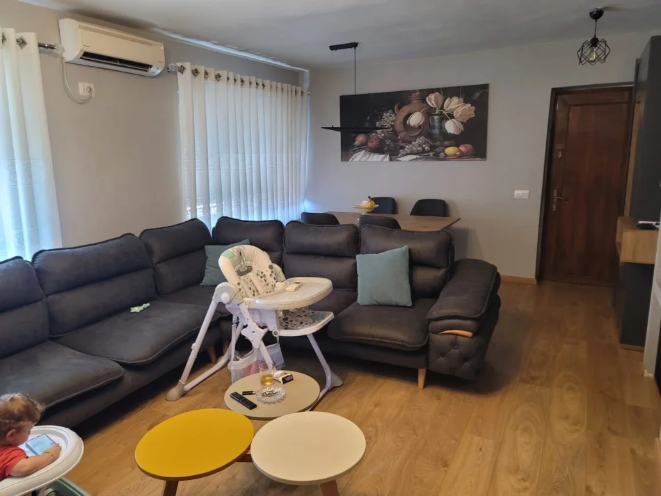 Tirane, shitet apartament 3+1 Kati 5, 96 m² 190.000 € (Rruga e Durresit)