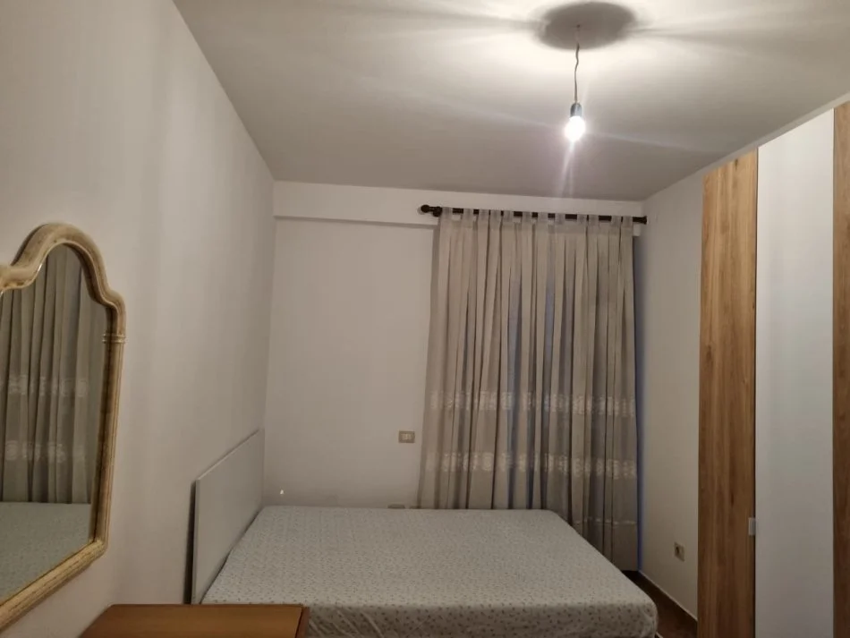 Tirane, jepet me qera apartament 2+1+Ballkon Kati 5, 87 m² 480 € (Teodor Keko)