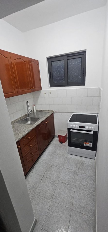 Durres, jepet me qera apartament 1+1 Kati 4, 65 m² 400 € (Lagjia 5)