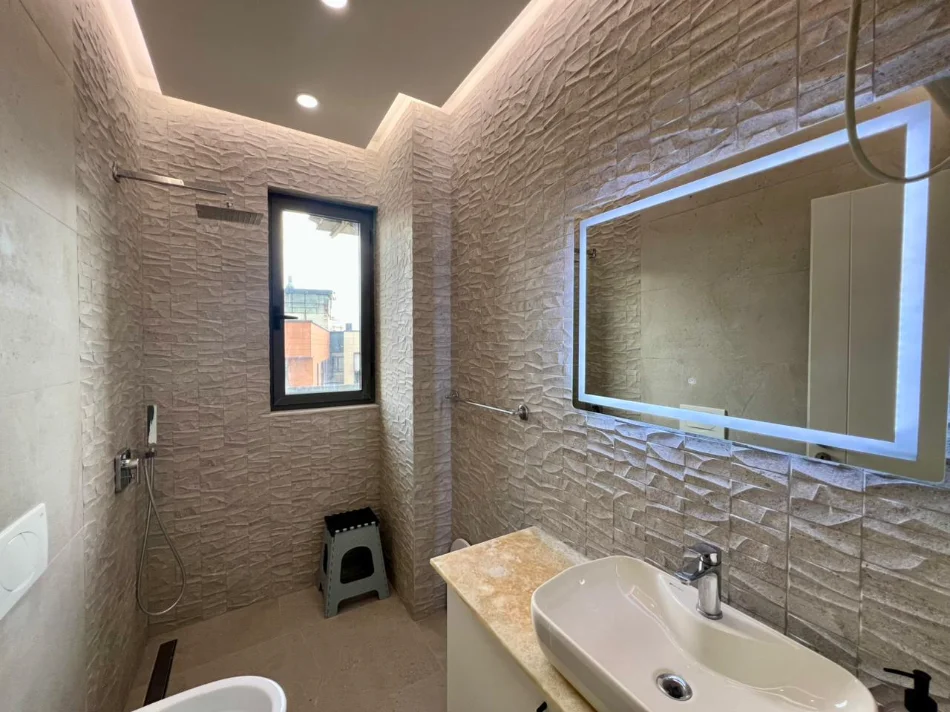 Shqiperi, shitet apartament 3+1+Ballkon Kati 10, 133 m² 355.000 € (Liqeni Artificial)