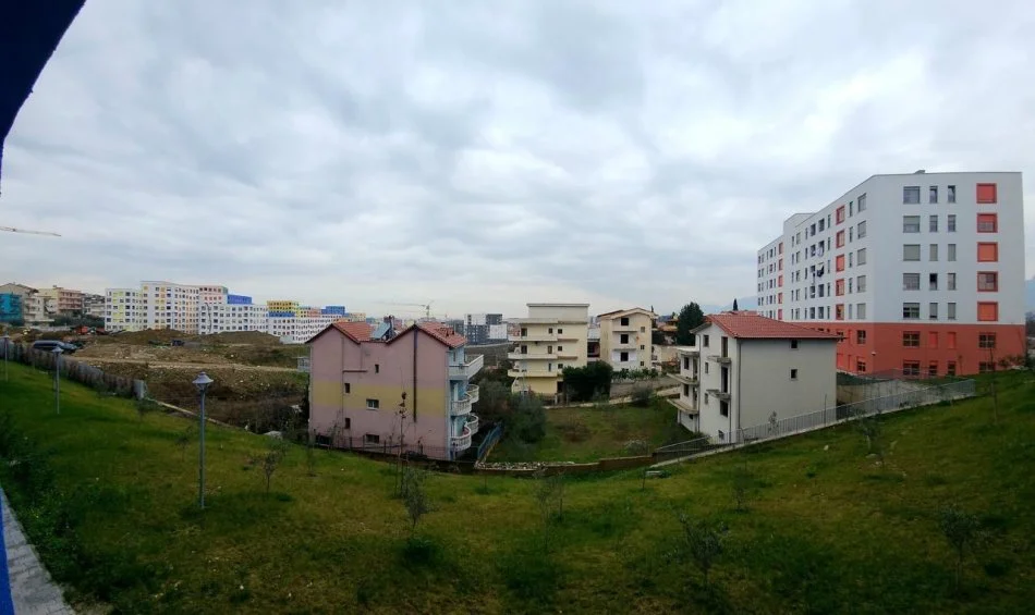 Tirane, jepet me qera apartament 1+1 Kati 2, 65 m² 360 € (Kompleksi Kaimi)