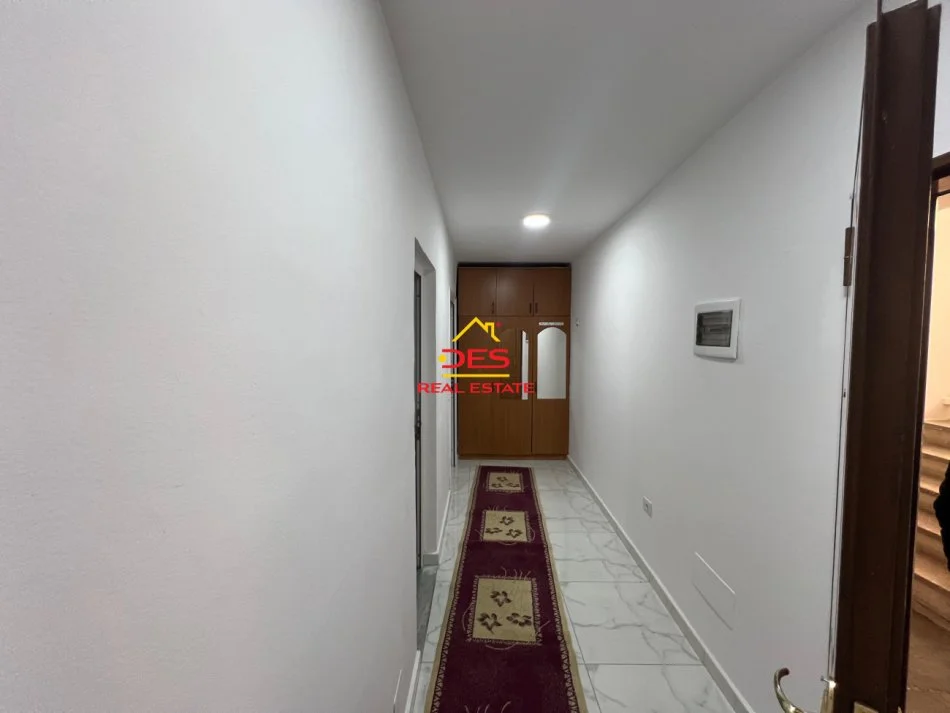 Vlore, shitet apartament 1+1+Ballkon Kati 1, 68 m² 102.000 € (Rruga Sadik zotaj)