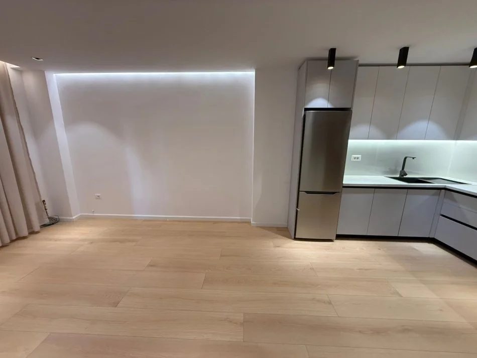 Tirane, shitet apartament 1+1 Kati 2, 55 m² 145.000 € (Brryli)