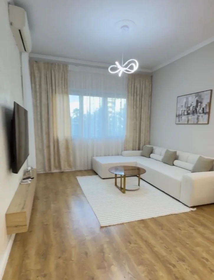 Tirane, jepet me qera apartament 2+1+Ballkon Kati 1, 115 m² 600 € (Rruga Sokrat Miho)